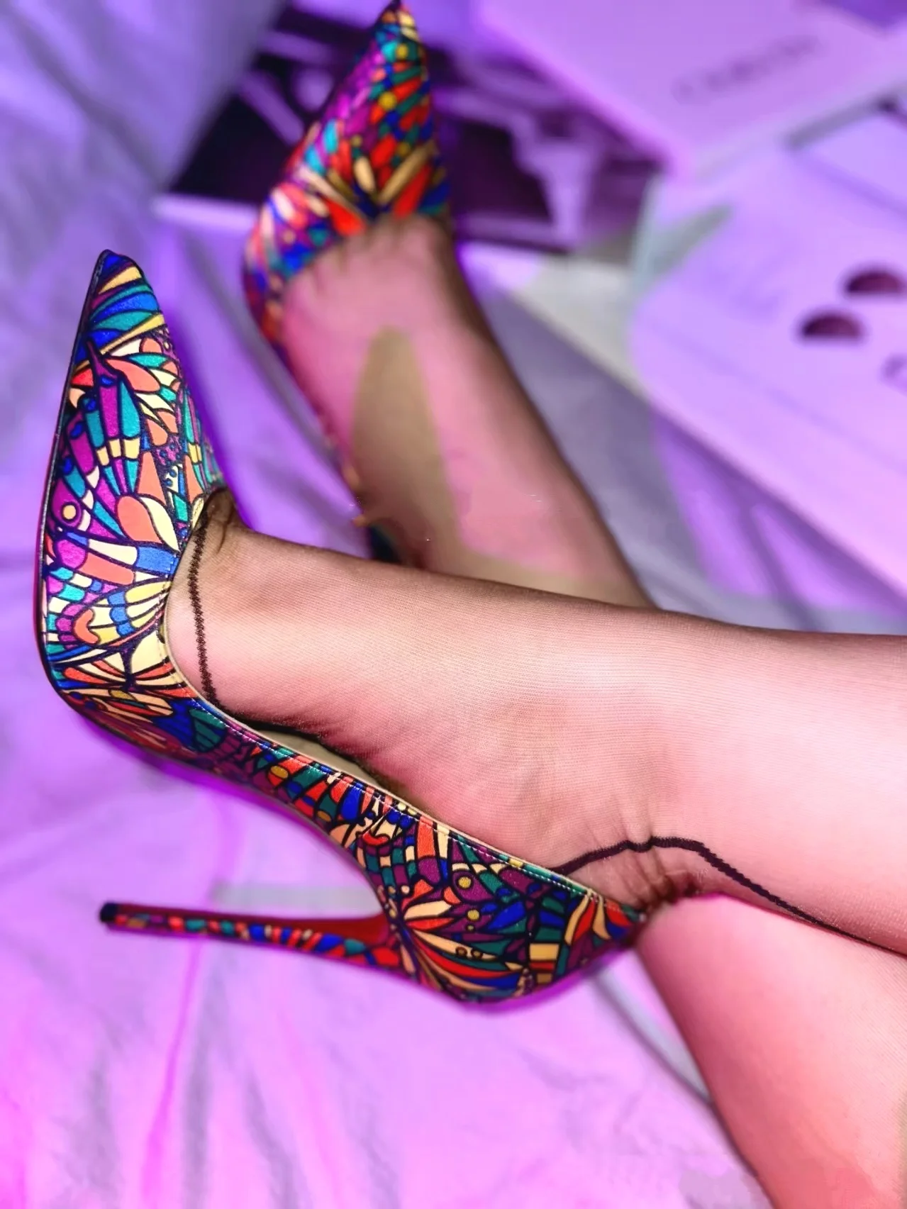 Parlak Puantiyeli Graffiti Ren - Women'S Shoes Red Bottoms incelemesi ve fiyatı